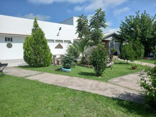 Exterior view, Cabanas Villa del Sol in El Encon