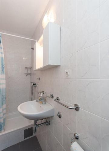 Apartments Zorica - image 9