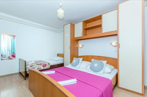 Standard Triple Room - First Floor image 7