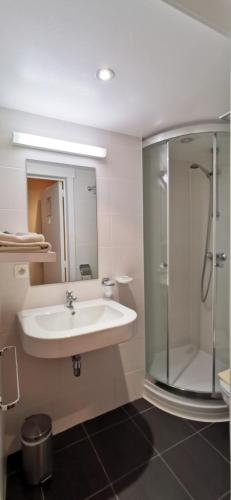 Classic Small Single Room image 4