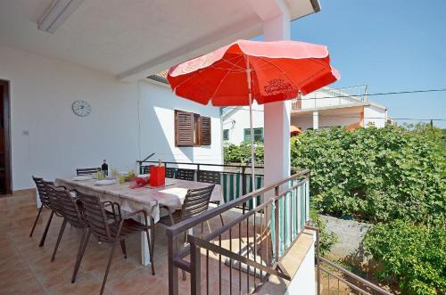 Apartment image 10