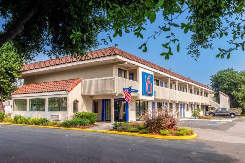 Motel 6-Petaluma, CA