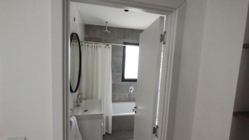 One-Bedroom Apartment image 5