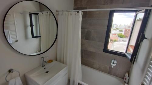 One-Bedroom Apartment image 1