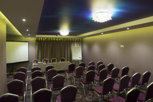 Exclusive Hotel & More - image 8