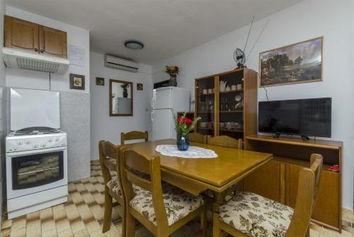  Apartments Marija in Milna