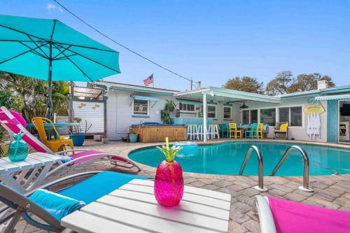 4br HEATED POOL Paradise w/ Hot Tub 5min to Beach