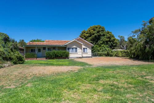 Busselton River Cottage with WiFi