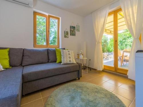 One-Bedroom Apartment image 8
