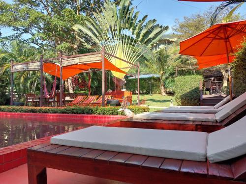 Red Moon Hideaway in Bai Lan Bay