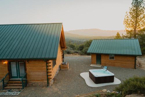 A szálláshely kívülről, Scenic View Timber Lodge HotTub by Casa Oso in Bootjack (CA)