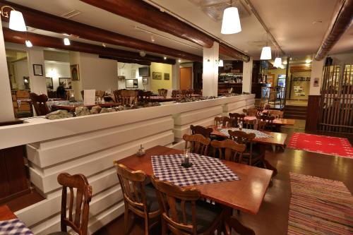 Restaurant, Yllas Lake Hotel in Yllasjarvi