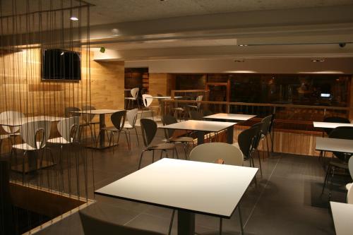 Hotel Picos De Europa - image 10