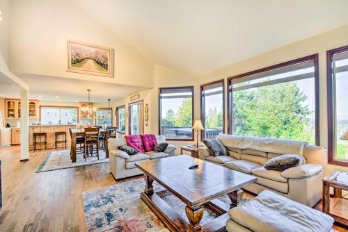 Stunning Sequim Hideaway with Hot Tub and Views, Sequim (fotografie 8)