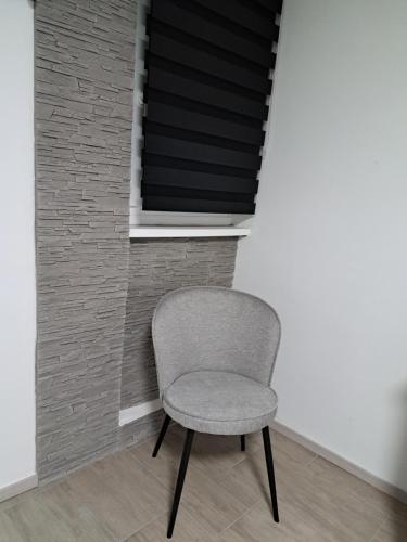 Freedom house in พิราน