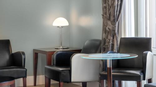 Room Mate Larios - image 11