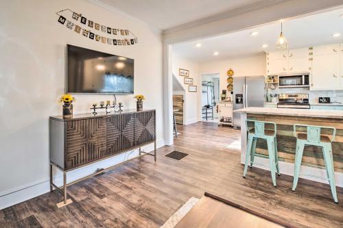Greenville Escape with Deck and Fire Pit! in Greenville, USA