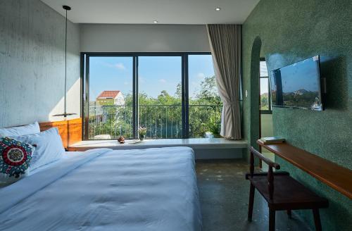 King Room with Balcony room in Barbados Cherry Villa