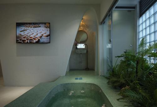 Deluxe Double Room with Bath image 4
