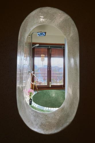 Double Room with Balcony image 8