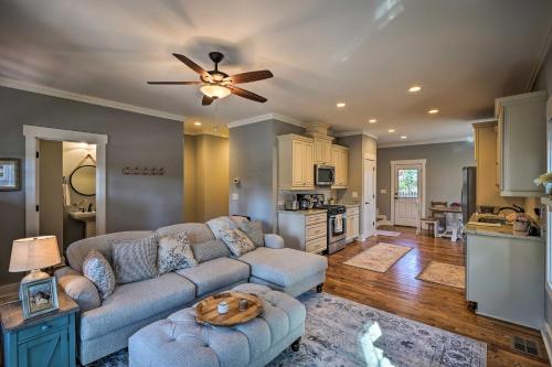 Cozy Southern Pines Retreat 1 Mi to Downtown! in Southern Pines, USA