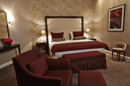 Deluxe Room image 5