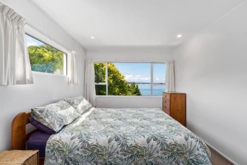 Lakeside Terrace - Taupo Holiday Home - image 3