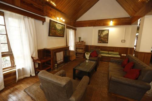 KEN & TWILL in Shillong