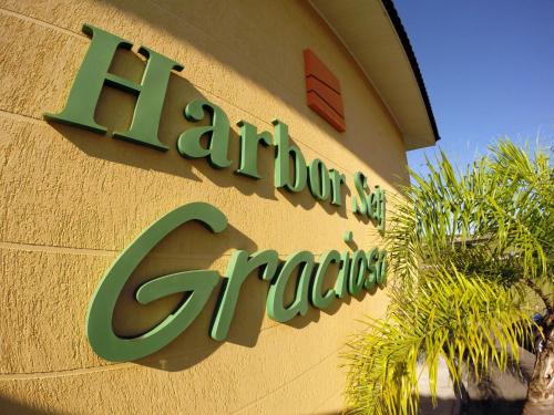 Harbor Self Graciosa Hotel