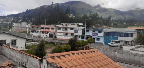 Casa N Campestre en las faldas del Taita Imbabura in 伊魯曼