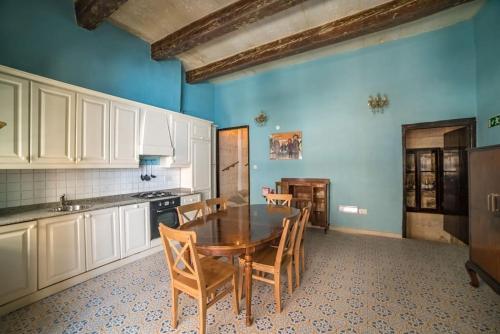 One-Bedroom Apartment image 10