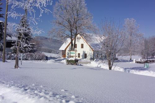 Pension Slunečná - Accommodation - Želnava