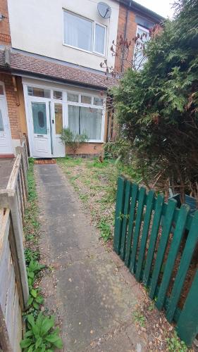 Spacious 2 Bedroom Home in Birmingham, Birmingham (photo 7)