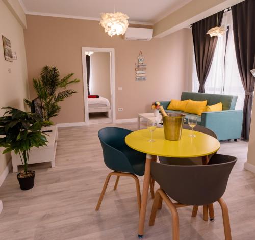 2 bedrooms, 3 beds