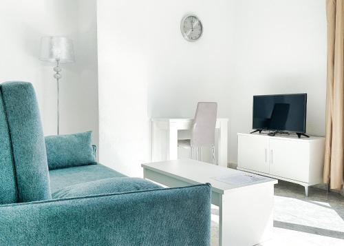 Skol 131 - Studio at Skol Building in Marbella centre with sea views. - La Montua