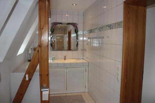 浴室, Ferienwohnung Nett in 布蘭肯海姆