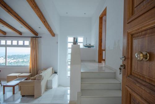 Villa with 4 bedrooms in Kato Pine with wonderful sea view private pool terrace 2 km from the beach - main image