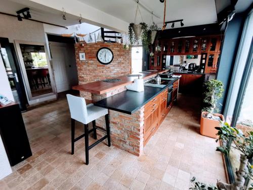 кухня, House of Freedom with Sea view sauna and jacuzzi in Smolno