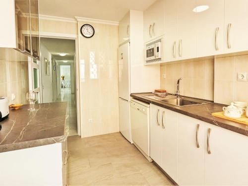 Apartment Turia Playa by Interhome in بينيدورم-كوستا بلانكا