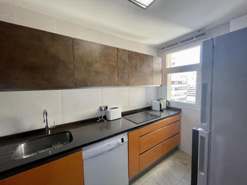 Exclusive beachfront apartment Torremolinos - pool - paddle - tenis - wifi - central aircon - image 4