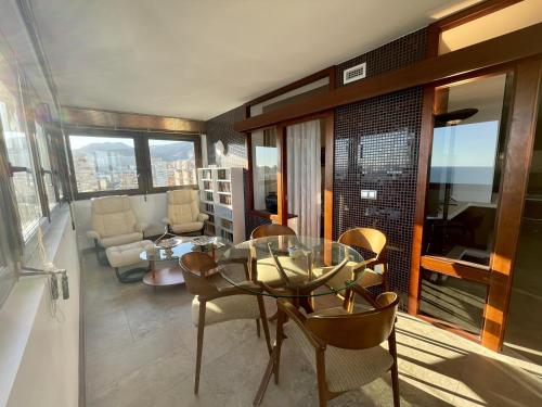 Exclusive beachfront apartment Torremolinos - pool - paddle - tenis - wifi - central aircon - image 2