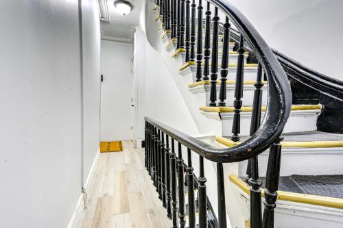 LUXE Launch Pad Apt in Walkable Location! in Jersey City, USA