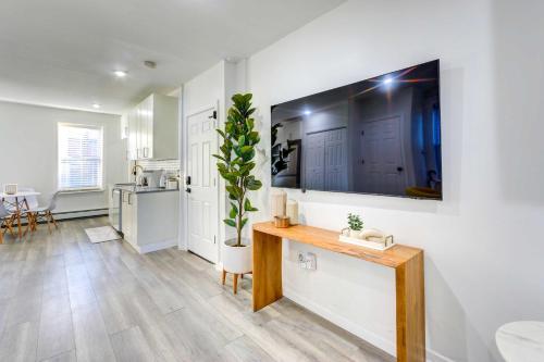 LUXE Launch Pad Apt in Walkable Location! in Jersey City, USA