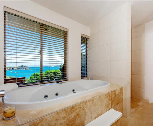 Matiatia Bay Estate