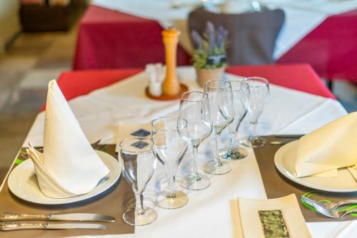 Elckerlyck Inn Hotel - image 3