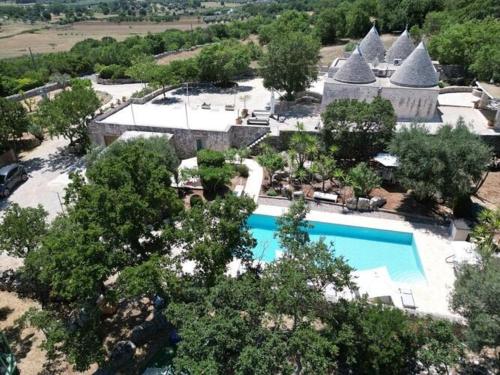 Trulli holiday home with private pool near Ostuni