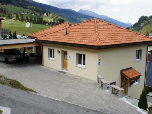  Apartment Edelweiss obere Wohnung by Interhome in Churwalden