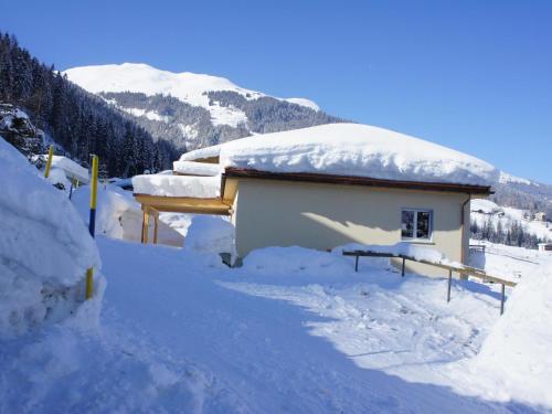  Apartment Edelweiss obere Wohnung by Interhome in Churwalden