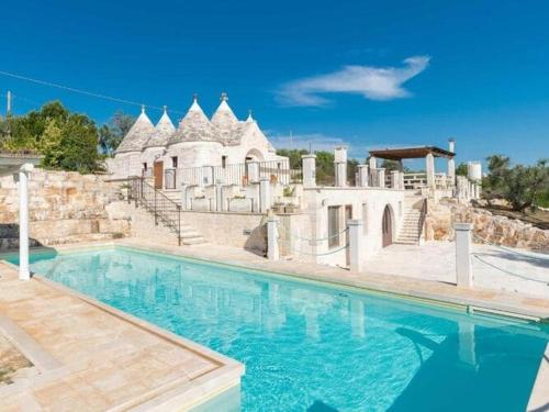 Trullo Il Pupineto with pool in Ostuni