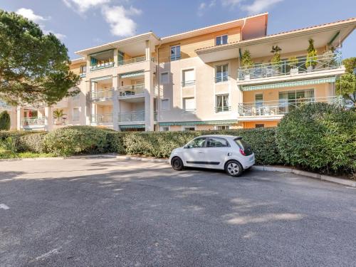 Apartment Le Clos Saint Saens-3 by Interhome near A Pignata